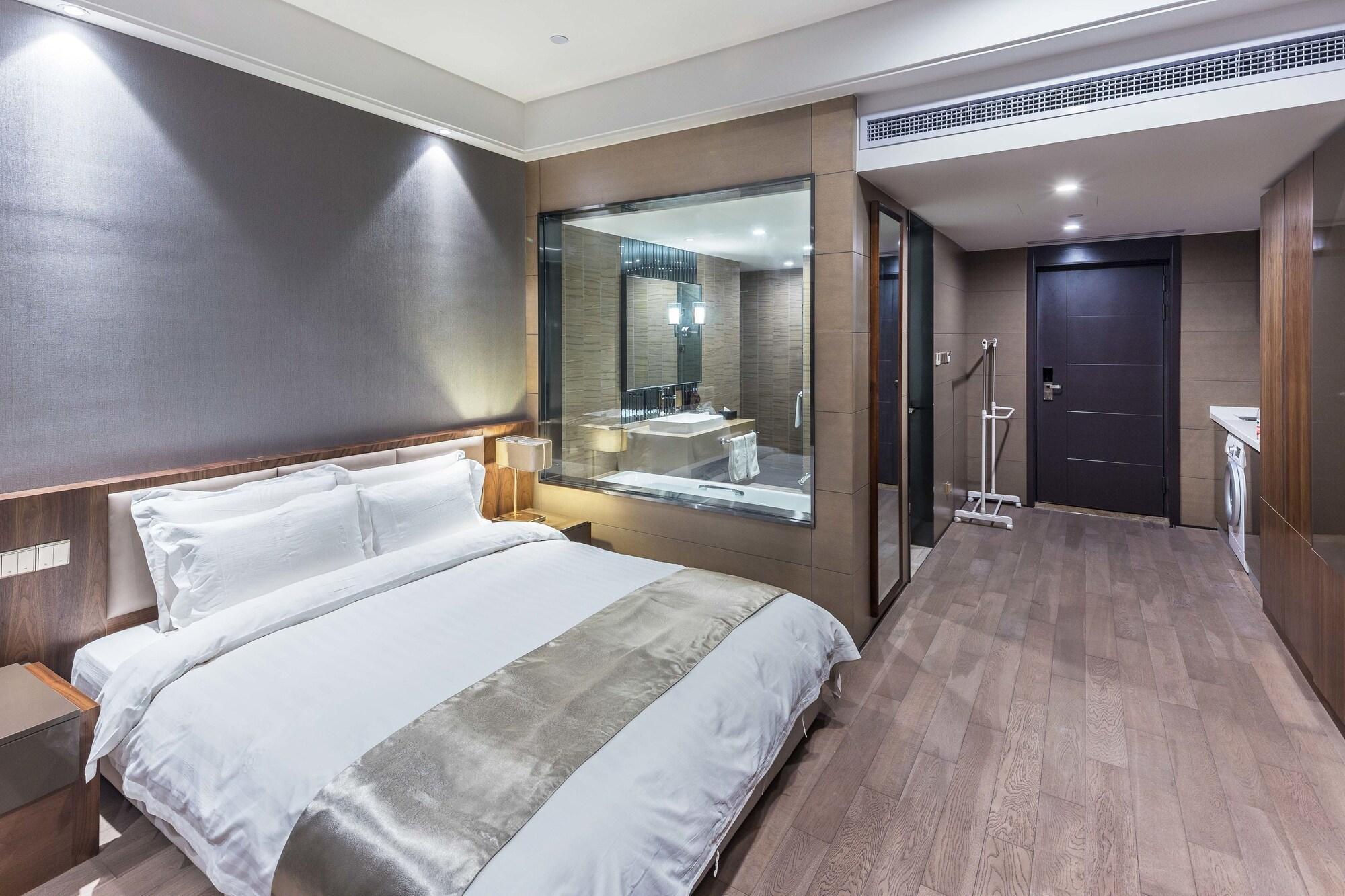Grand Madison Qingdao Harbour-View Central（Former Qingdao Farglory Hotel） Экстерьер фото