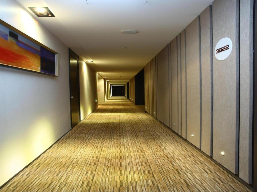 Grand Madison Qingdao Harbour-View Central（Former Qingdao Farglory Hotel） Экстерьер фото